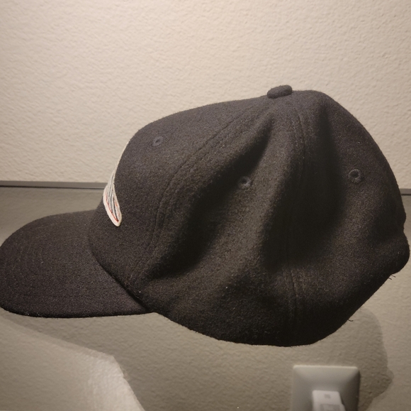 Oracle software applications cloud logo wool hat. - Picture 4 of 7